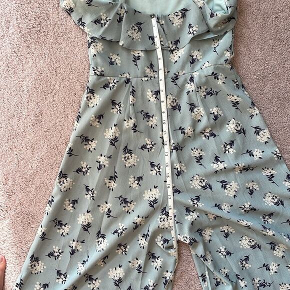 Trixxi Women Medium Jumpsuit Floral Wide Ankle Ruffled Neckline Mint Green Beige - Picture 8 of 9